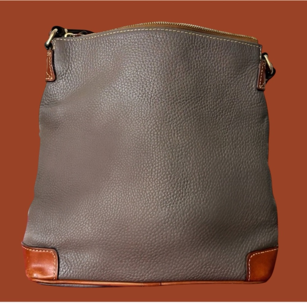 Dooney & Bourke 1975 Women's Pebble Grain Leather Crossbody Bag - Picture 6 of 16